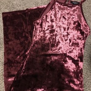Slim velvet dress